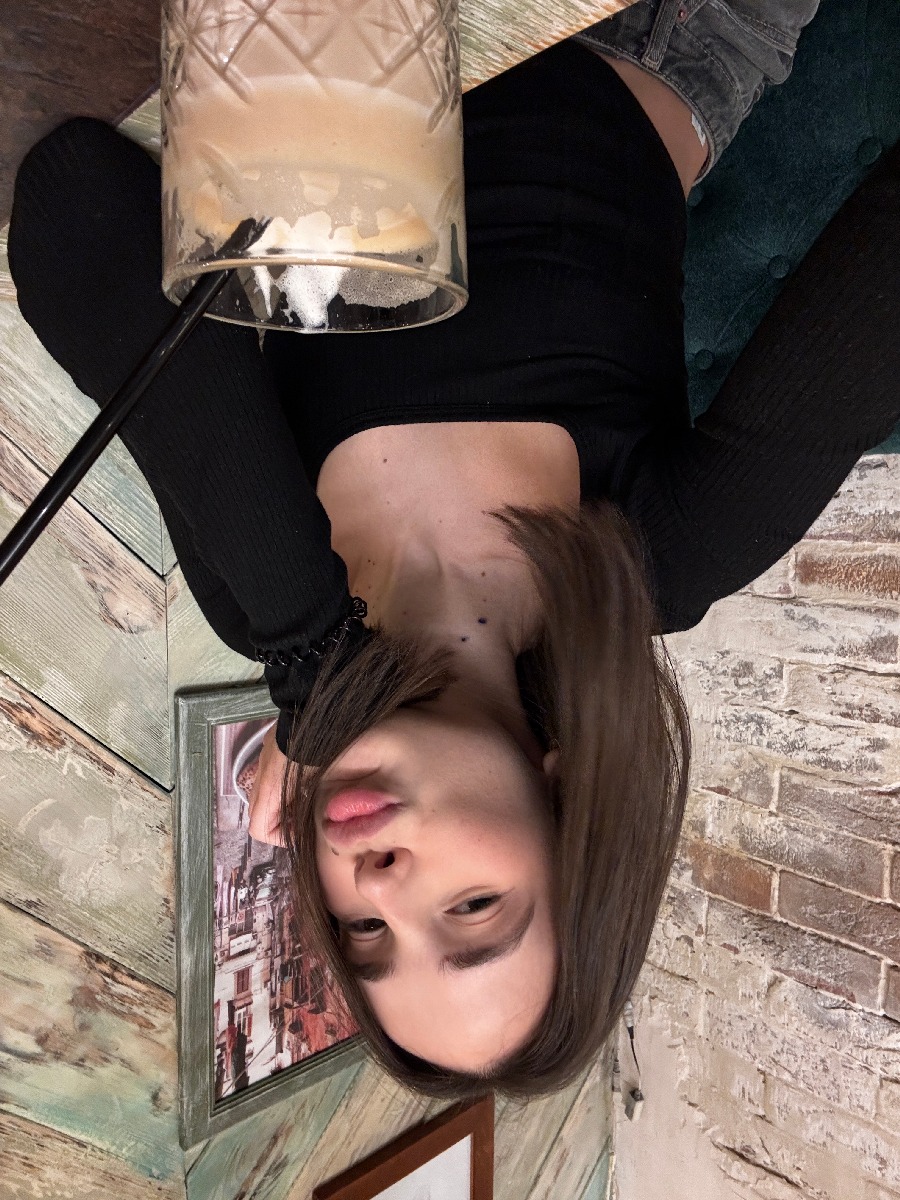 Fresh photos, fresh mood — Tina online in Matsuyama